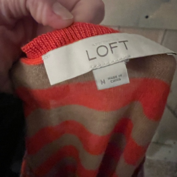 LIKE NEW LOFT Sweater - Picture 2 of 5